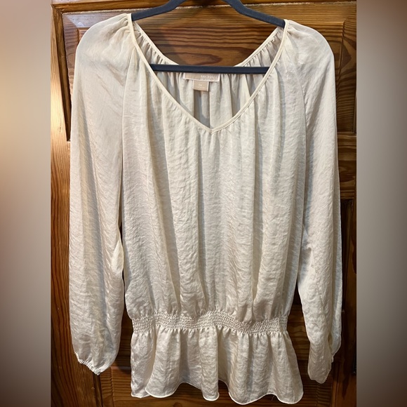 Michael Kors Beige V-Neck Dressy Blouse Top Smocked Low Peplum Waist 1XL - Picture 2 of 7